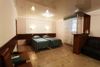 Гостиница Грин Парк Отель Домодедово Улучшенный двухместный номер с 2 отдельными кроватями-1