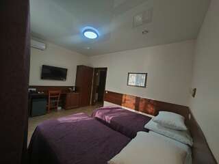 Гостиница Грин Парк Домодедово Двухместный номер с 2 отдельными кроватями и окном-9