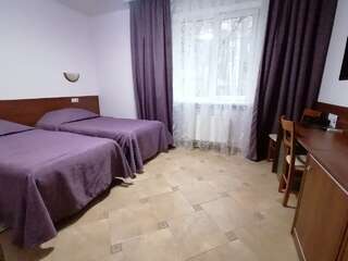 Гостиница Грин Парк Домодедово Двухместный номер с 2 отдельными кроватями и окном-12