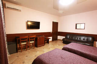 Гостиница Грин Парк Домодедово Двухместный номер с 2 отдельными кроватями и окном-5